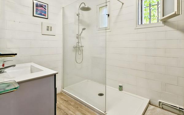 Maison à vendre    5 pièces •  Blauzac