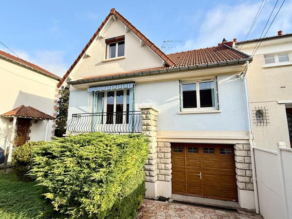 Maison 4 pièce(s) 100.49m2 €599 000 ** - Référence 767