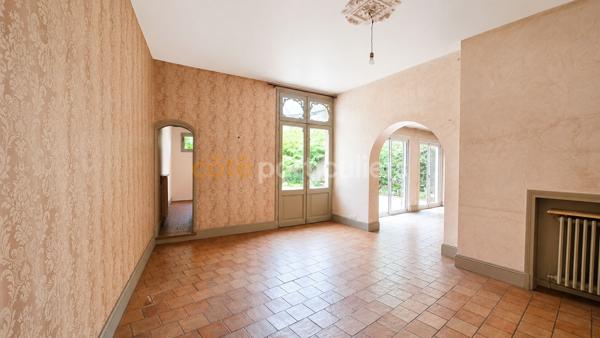 Vente
                Maison bourgeoise214,84 m² - 8 Pièces -
                    LIBOURNE (33500)