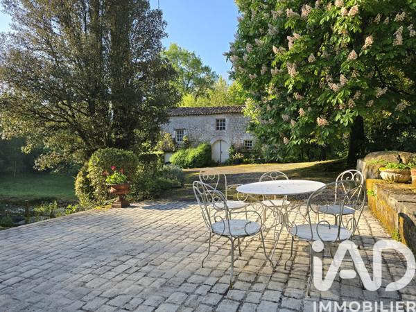 Maison à vendre 10 pièces 354 m² Gensac-la-Pallue