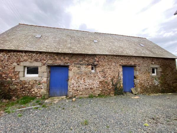 Propriété 225m2 avec hangar et dépendances