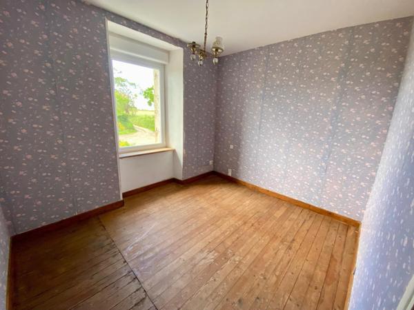 Propriété 225m2 avec hangar et dépendances