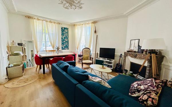 Immeuble à vendre    10 pièces •  Châtellerault