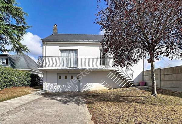 Maison à vendre à Ancenis - 3 chambres, bureau, jardin et garage.