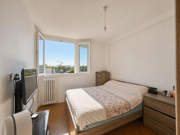 Appartement
         3 pièces
        - 58 m² Exclusivité 279 000 € *
