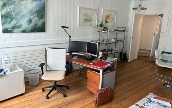 Immeuble à vendre    1 pièce • 131,20 m2 La Rochelle