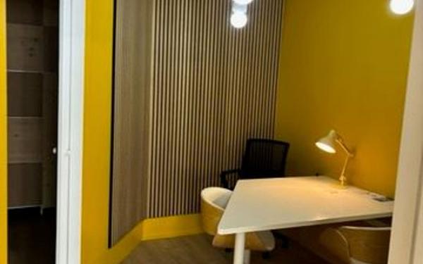 Immeuble à vendre    1 pièce • 131,20 m2 La Rochelle