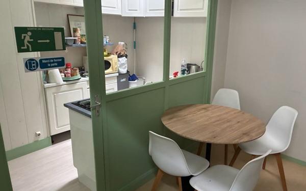 Immeuble à vendre    1 pièce • 131,20 m2 La Rochelle