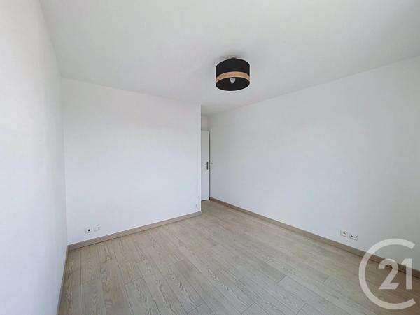 Appartement F3 à vendre  3 pièces - 57,31 m 2   SAVIGNY LE TEMPLE  - 77