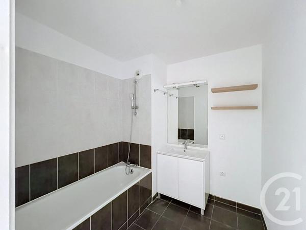 Appartement F3 à vendre  3 pièces - 57,31 m 2   SAVIGNY LE TEMPLE  - 77