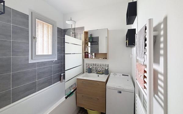 Appartement à vendre    2 pièces • 45,11 m2 Fréjus
