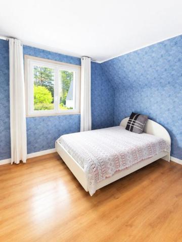 Maison de 105 m² - 5 pièces - terrain 495 m² -  au calme en impasse - 2 garages - proximité du centre-ville (350 m)