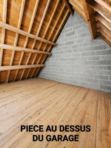 Maison de 105 m² - 5 pièces - terrain 495 m² -  au calme en impasse - 2 garages - proximité du centre-ville (350 m)