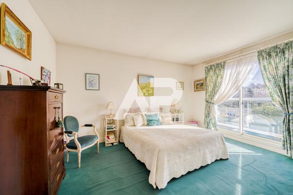 SEVRES RIVE DROITE - MAISON D'ARCHITECTE 1 490 000 € **  - Référence  604-S