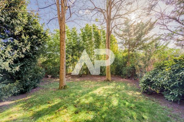 SEVRES RIVE DROITE - MAISON D'ARCHITECTE 1 490 000 € **  - Référence  604-S