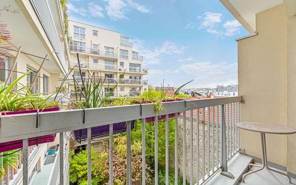 Appartement à vendre    1 pièce • 28 m2 Paris 18