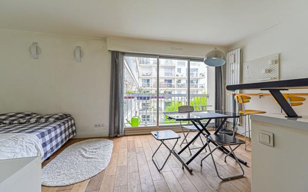 Appartement à vendre    1 pièce • 28 m2 Paris 18