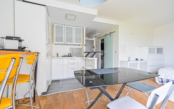 Appartement à vendre    1 pièce • 28 m2 Paris 18