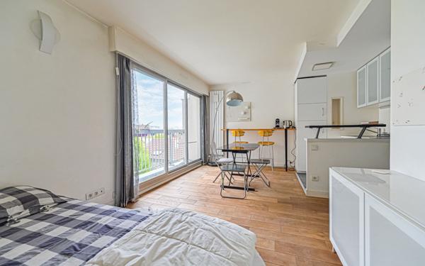 Appartement à vendre    1 pièce • 28 m2 Paris 18