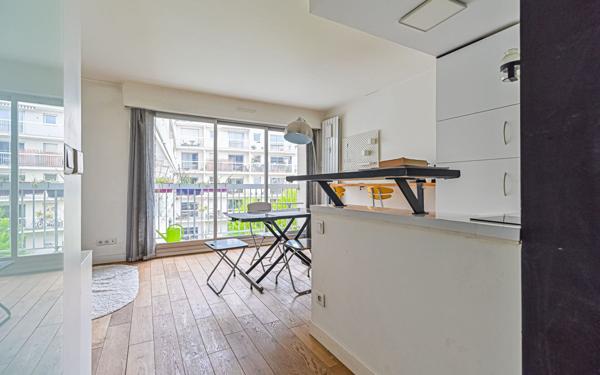 Appartement à vendre    1 pièce • 28 m2 Paris 18