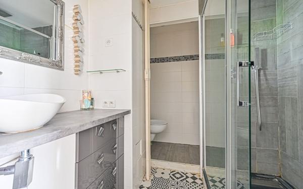 Appartement à vendre    1 pièce • 28 m2 Paris 18