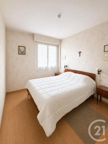 Appartement F4 à vendre  4 pièces - 79,74 m 2   EVRY  - 91