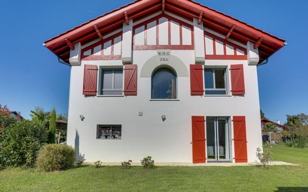 Maison à vendre    4 pièces • 150 m2 Ustaritz