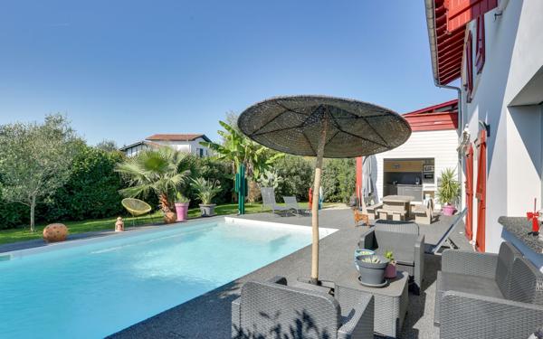 Maison à vendre    4 pièces • 150 m2 Ustaritz