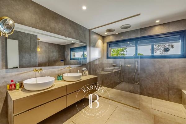 Mougins, Villa 5 Chambres -  465 m² à vendre