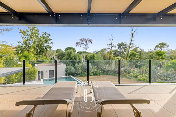 Mougins, Villa 5 Chambres -  465 m² à vendre