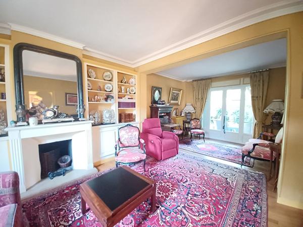 Maison à vendre en plein centre-ville de L'Isle-Adam - 5 chambres et dépendance de 55 m²