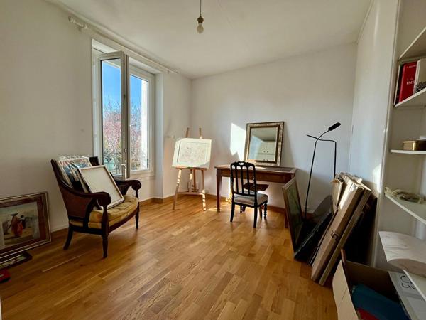 Maison à vendre en plein centre-ville de L'Isle-Adam - 5 chambres et dépendance de 55 m²