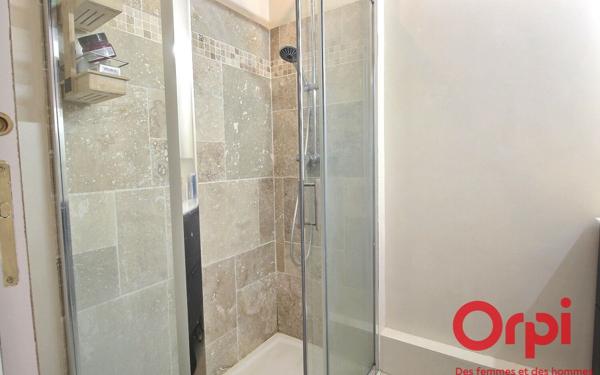 Maison à vendre    7 pièces •  Voisins-le-Bretonneux