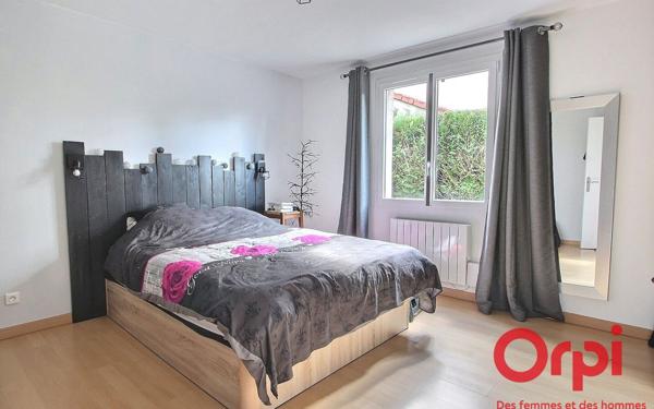 Maison à vendre    7 pièces •  Voisins-le-Bretonneux