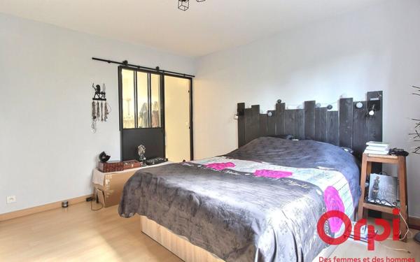 Maison à vendre    7 pièces •  Voisins-le-Bretonneux