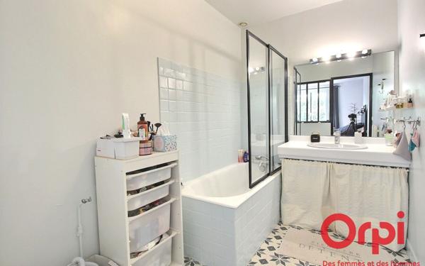 Maison à vendre    7 pièces •  Voisins-le-Bretonneux