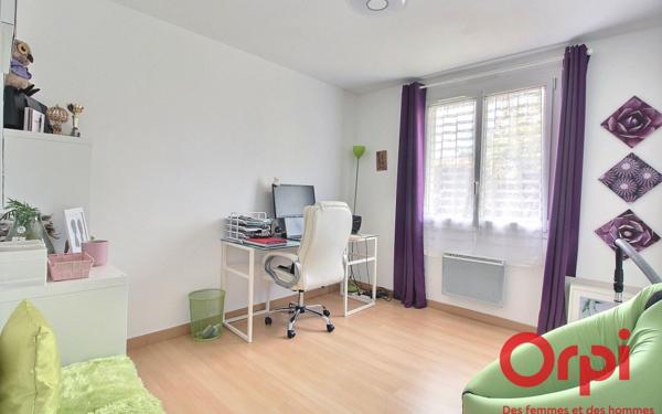 Maison à vendre    7 pièces •  Voisins-le-Bretonneux