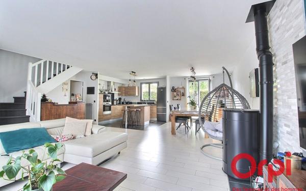 Maison à vendre    7 pièces •  Voisins-le-Bretonneux