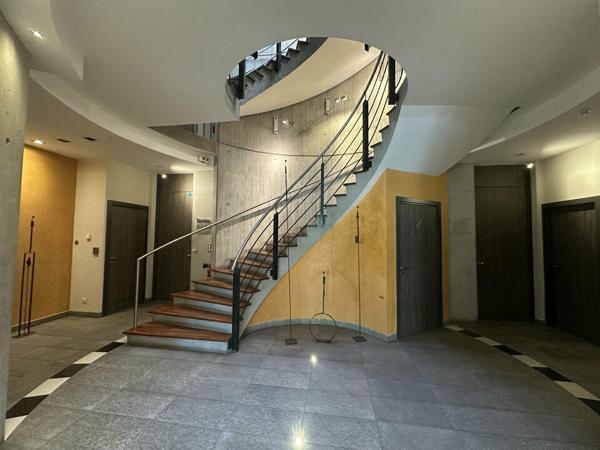 BUREAUX à LOUER de 402 m²