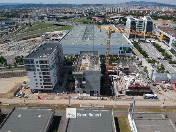 Bureaux à vendre ou à louer à Venissieux accès direct et quartier dynamique