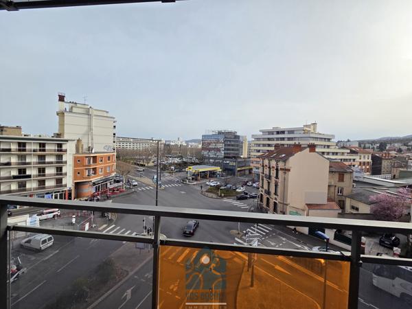 Appartement 5 pièces, balcon, cave et place de parking