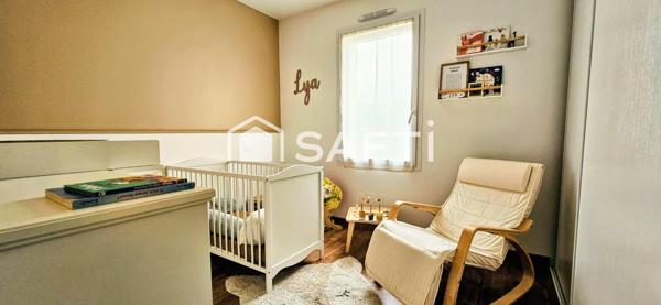 Maison contemporaine de plain-pied avec 3 chambres.