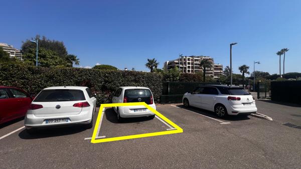 Mandelieu, Studio en rez-de-chaussée + parking.