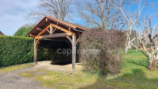 Maison familiale de 244m² à Belvès, 8 pièces, 5 chambres, avec vue dégagée et appartement spacieux indépendant, terrain de 3088m².