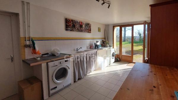 Maison familiale de 244m² à Belvès, 8 pièces, 5 chambres, avec vue dégagée et appartement spacieux indépendant, terrain de 3088m².