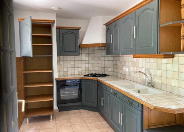 Maison à louer    4 pièces •  Lacropte