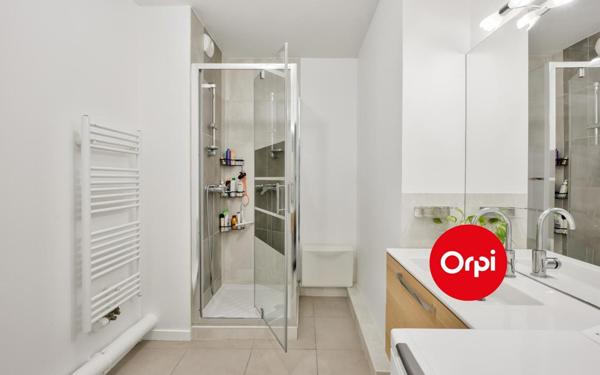 Appartement à vendre    2 pièces • 42,29 m2 Saint-Priest