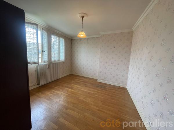 Vente
                Maison125 m² - 6 Pièces -
                    LIGNIERES (18160)