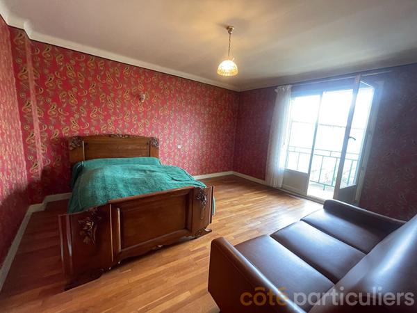 Vente
                Maison125 m² - 6 Pièces -
                    LIGNIERES (18160)