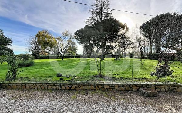 Maison à vendre    5 pièces •  Cours-de-Pile